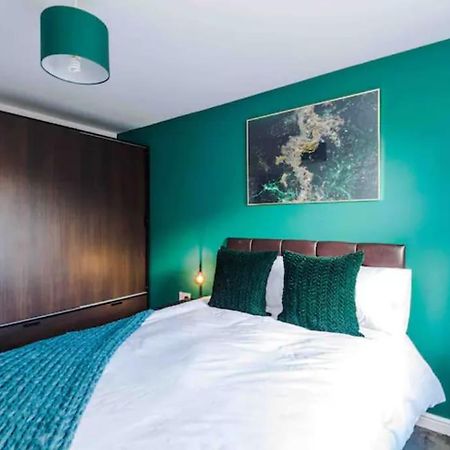 Spacious 5 Bedroom Home Hosted By Mcr Dens Manchester Luaran gambar