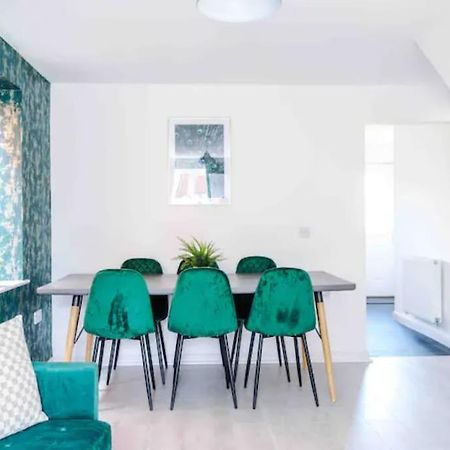 Spacious 5 Bedroom Home Hosted By Mcr Dens Manchester Luaran gambar