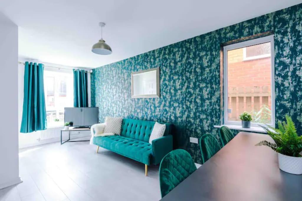 Spacious 5 Bedroom Home Hosted By Mcr Dens Manchester Luaran gambar